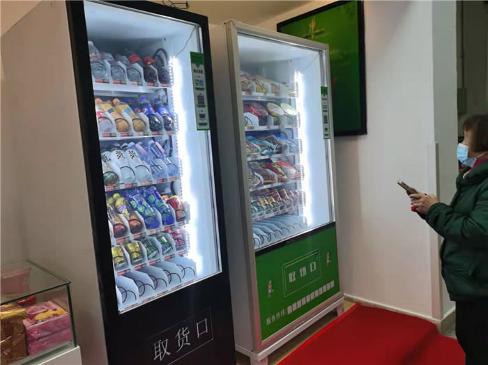 四川中青旅綿陽(yáng)分社、綿陽(yáng)市中旅假日旅行社、綿陽(yáng)自來(lái)文化傳播有限公司24H自助售貨服務(wù)盛大開(kāi)業(yè)