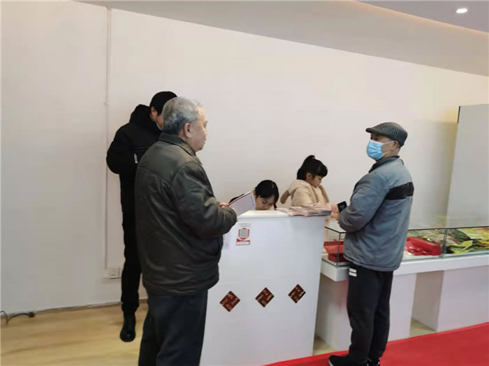 四川中青旅綿陽(yáng)分社、綿陽(yáng)市中旅假日旅行社、綿陽(yáng)自來(lái)文化傳播有限公司24H自助售貨服務(wù)盛大開(kāi)業(yè)