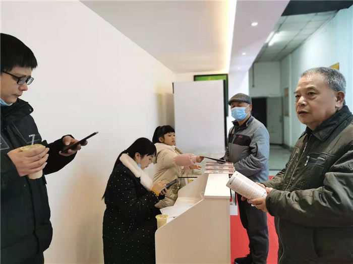 四川中青旅綿陽(yáng)分社、綿陽(yáng)市中旅假日旅行社、綿陽(yáng)自來(lái)文化傳播有限公司24H自助售貨服務(wù)盛大開(kāi)業(yè)