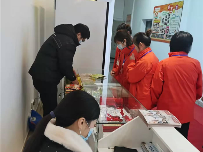 四川中青旅綿陽(yáng)分社、綿陽(yáng)市中旅假日旅行社、綿陽(yáng)自來(lái)文化傳播有限公司24H自助售貨服務(wù)盛大開(kāi)業(yè)