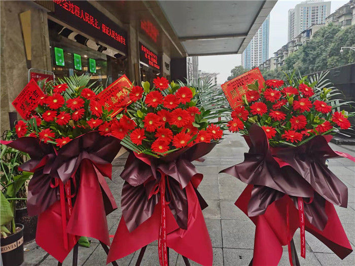 四川中青旅綿陽(yáng)分社、綿陽(yáng)市中旅假日旅行社、綿陽(yáng)自來(lái)文化傳播有限公司24H自助售貨服務(wù)盛大開(kāi)業(yè)